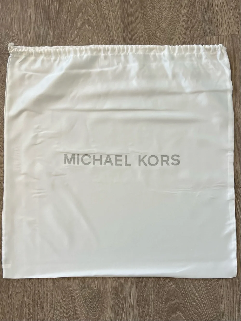 Michael Kors dust bag (C227)